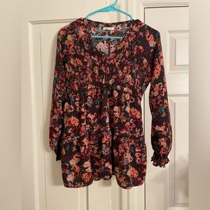 MAURICES flowy floral top Sz M